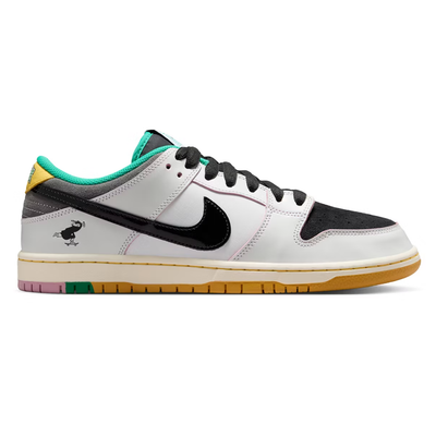 Nike SB Dunk Low CSEF - Black / White